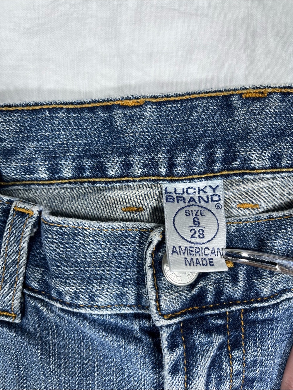 Vintage Lucky Brand Dungarees Bootcut Jeans Women’s Size 6/28 - Picture 3 of 15